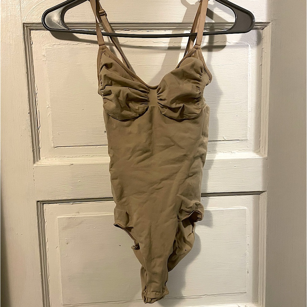 Skims Seamless Sculpt Brief Body Suit Clay XL